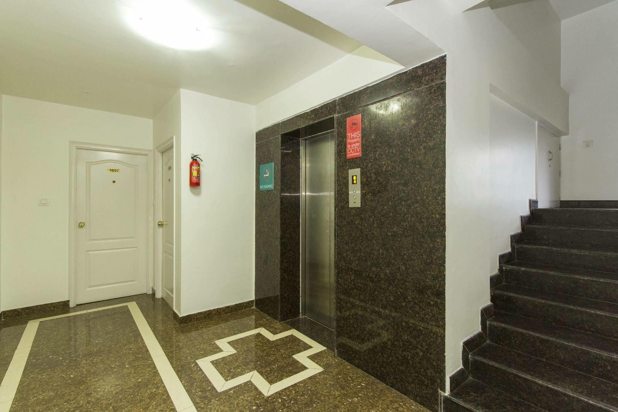 Hotel Fiesta Grand Bangalore Exterior foto